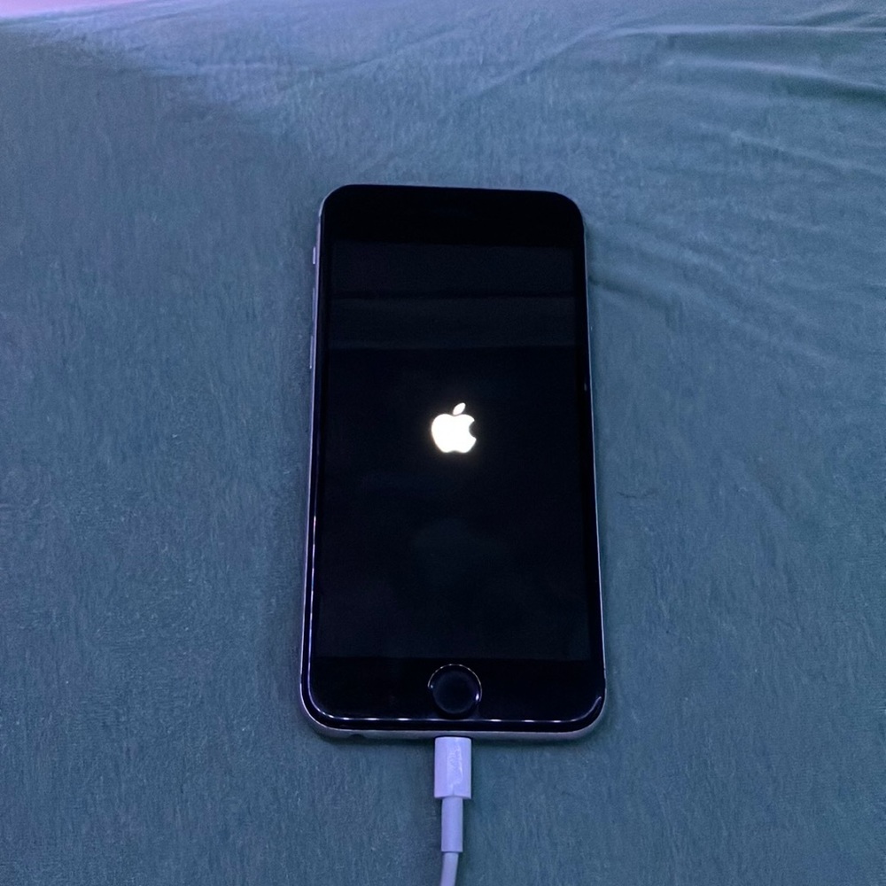 Black iPhone 6s